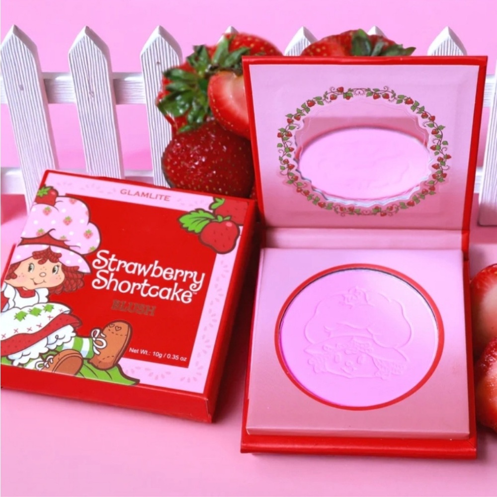 Strawberry Shortcake Glamlite Makeup PR Box Full Collection Set ๐ - Picture 3 of 10